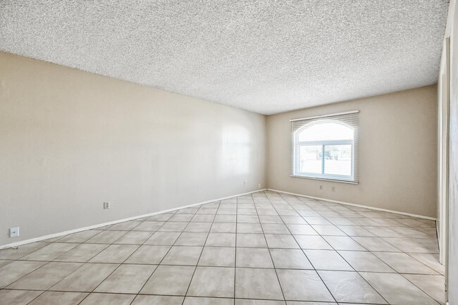 Building Photo - 7725 E Rovey Ave