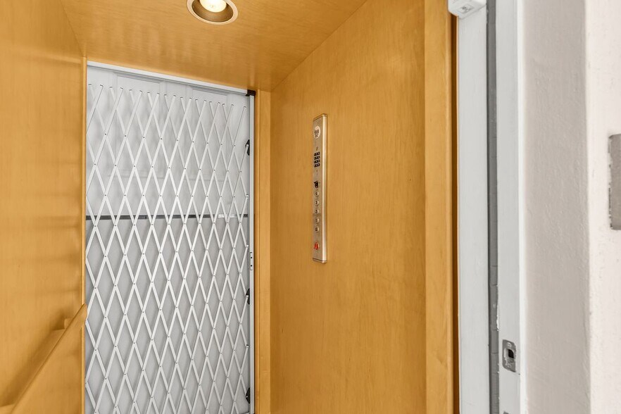 Building Photo - 112 Seagull