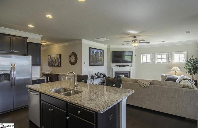 Building Photo - 126 Northwild Dr