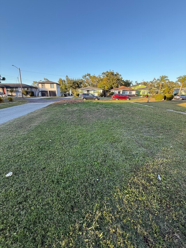 Building Photo - 874 Duplex