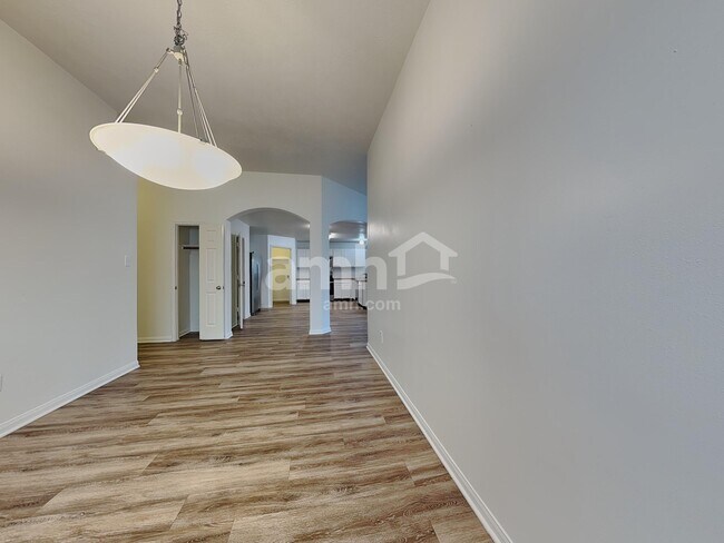 Building Photo - 2518 Halstead Dr