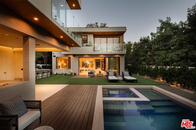 Building Photo - 13229 Hesby St