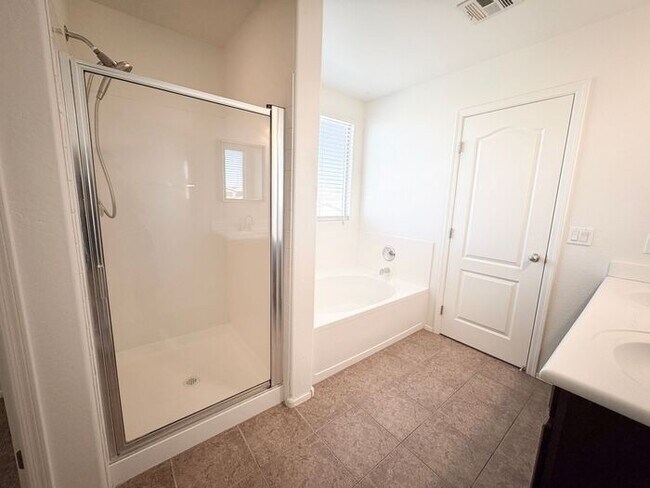 Building Photo - Gorgeous home in the highly desired Johnson Ranch Golf Course Community-Johnson Ranch-4 bed/ 2.5 ...