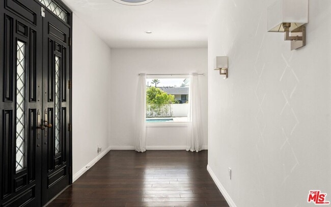 Building Photo - 1605 Loma Vista Dr