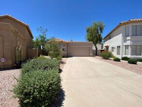 Building Photo - Scottsdale 3 bedroom 2 bath single level home