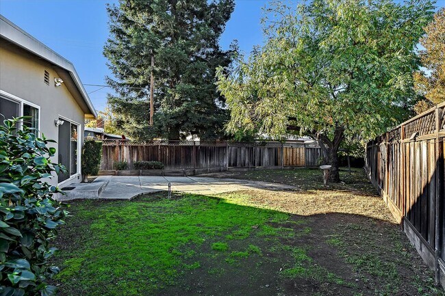 Building Photo - MID-CENTURY MODERN ON WILLOW GLEN BORDER -  SPACIOUS LOT