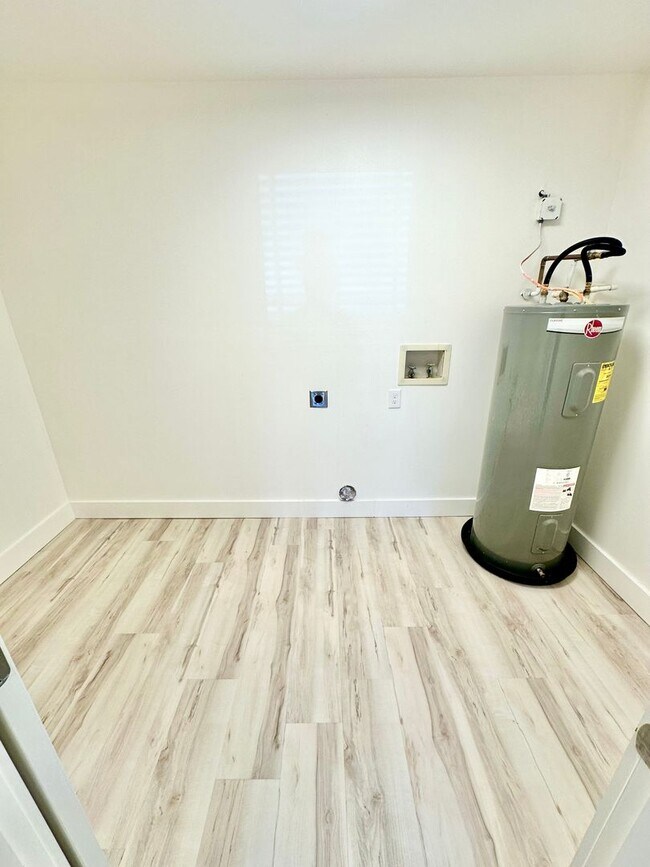 Building Photo - Nice 4 Bedroom 2 Bath House for Rent!