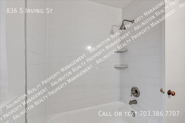 Building Photo - 836 S Irving St