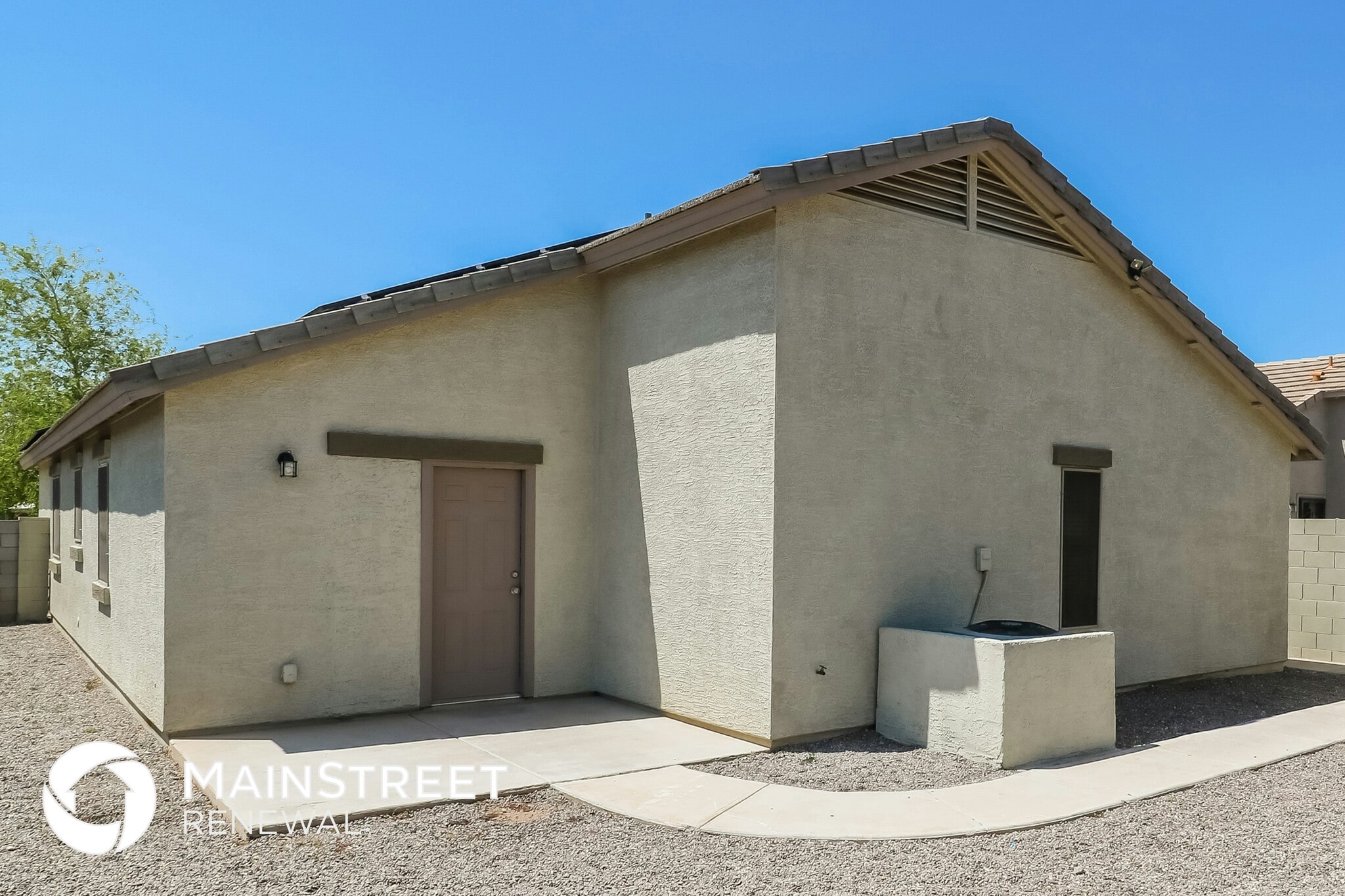 Building Photo - 2219 S 101st Dr