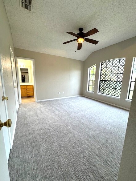 Building Photo - 2225 Pebble Beach Dr