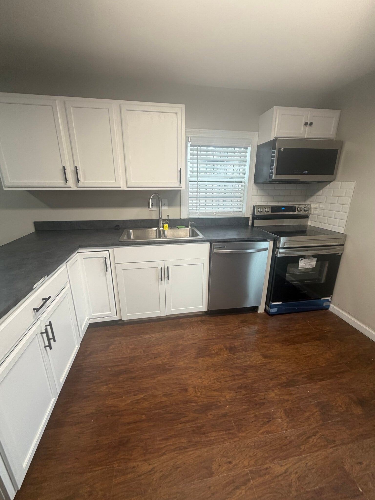 Building Photo - 1153 Sullivant Ave