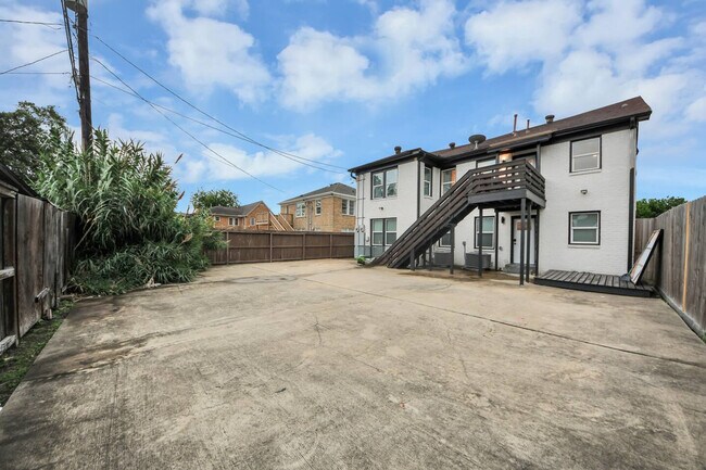 Building Photo - 2907 Cleburne St