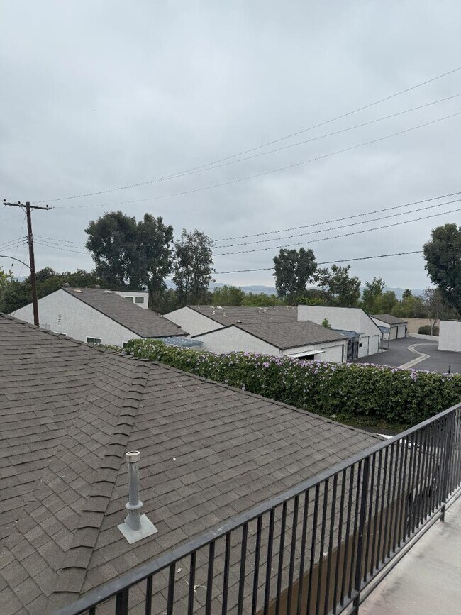 Building Photo - 122 N Merrimac Dr