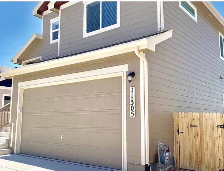 Building Photo - 11305 Mt Angel Hts