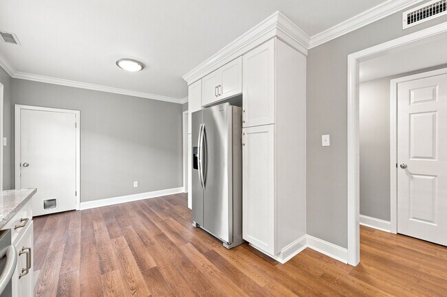 Building Photo - 126 Oakmont Dr