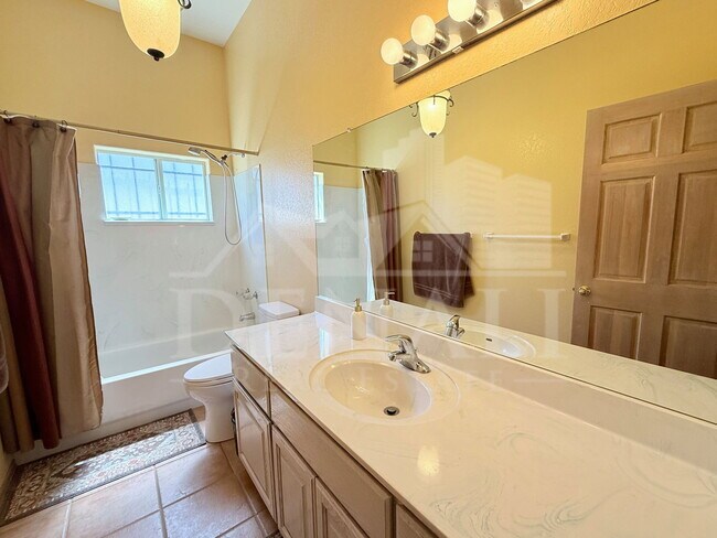 Building Photo - 1221 E Cholla St
