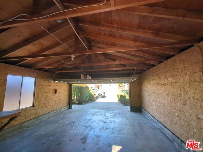 Building Photo - 6656 Swan St