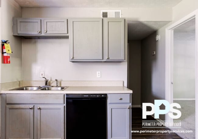 Building Photo - 1126 Maple St