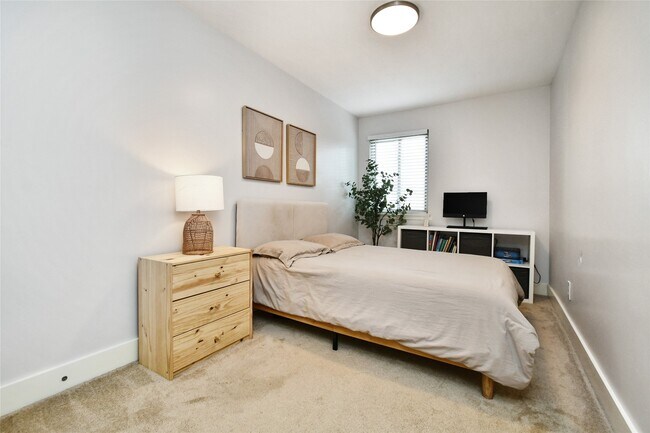Building Photo - 6426 Kentwick Dr