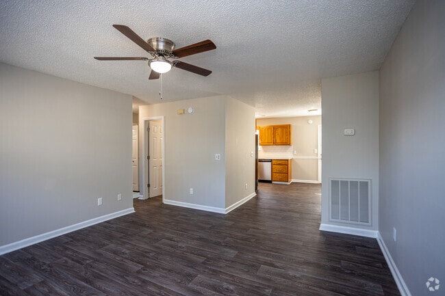 2 BR, 1 BA - 1,060SF - Woodland Manor