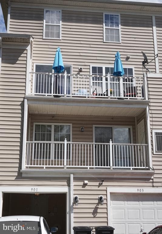 Building Photo - 901 Pine Forest Ln