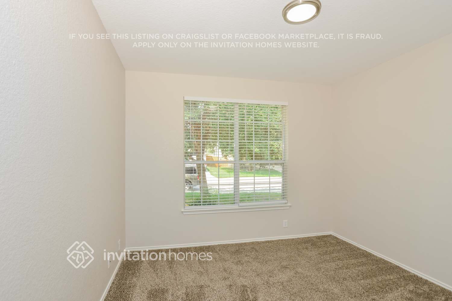 Building Photo - 710 Campion Red