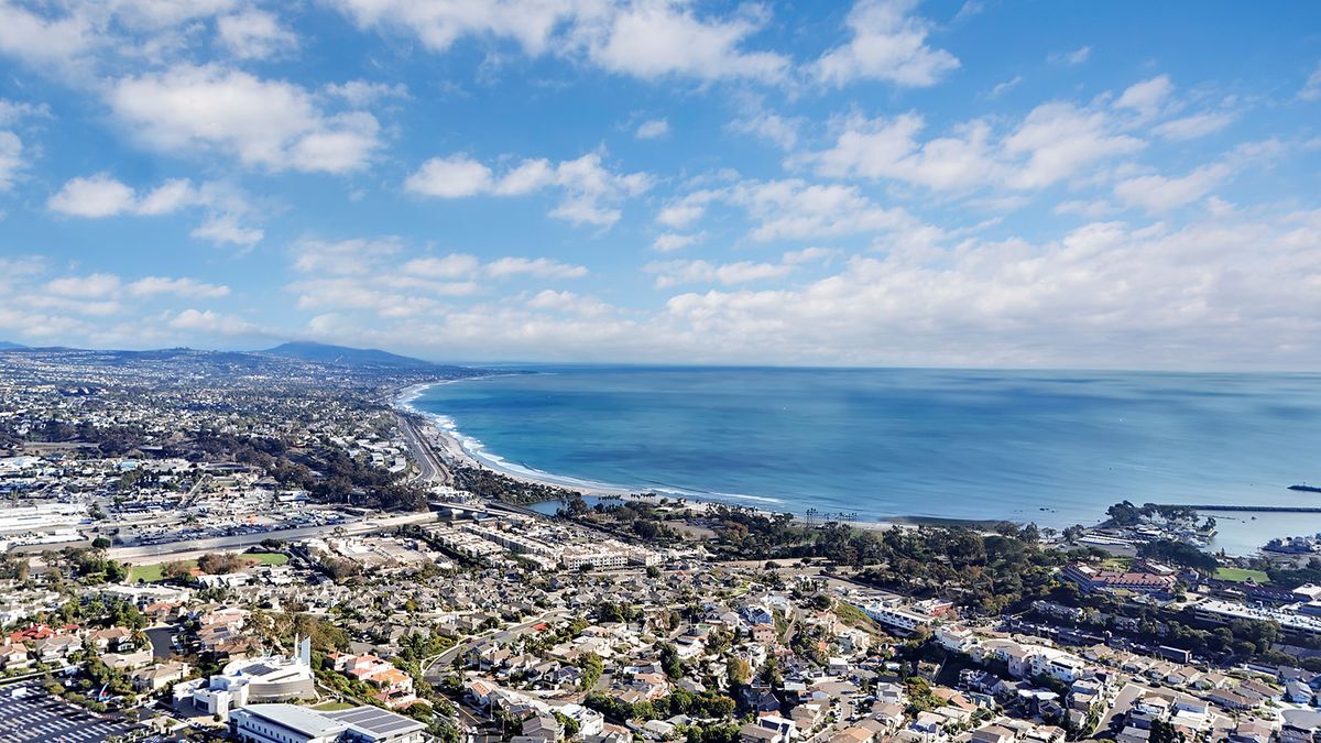 Building Photo - 25151 Via Playa