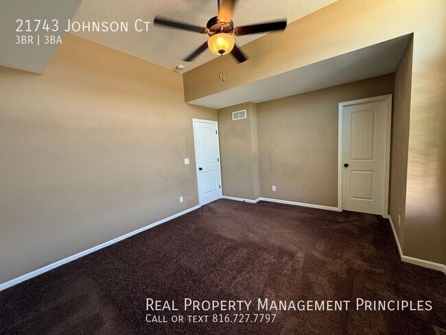 Building Photo - 21743 Johnson Ct