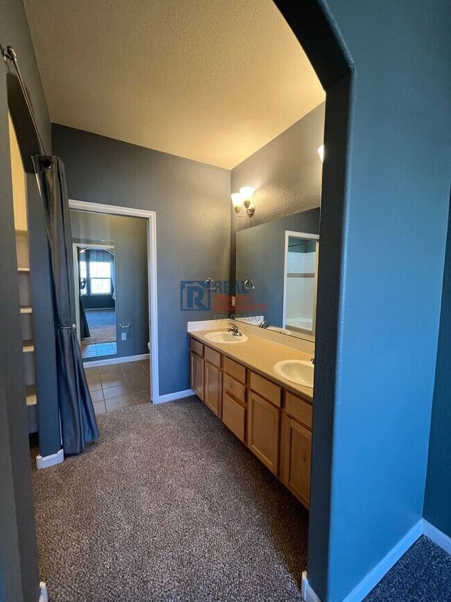 Building Photo - 2302 Owens Ave