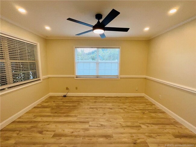 Building Photo - 2061 NE Hoya Calle