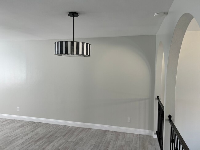 Building Photo - Spacious-Bright 3 Bedroom 2.5 Two story Bathroom Condo