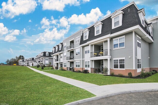 Building Photo - 280 Salmon Brook St
