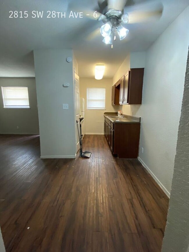 Primary Photo - 2815 SW 28th Ave