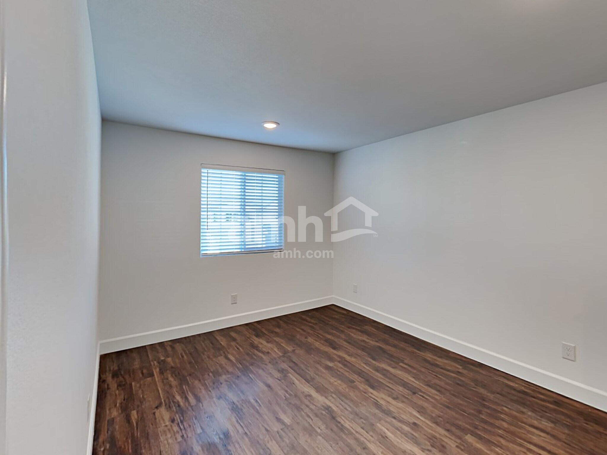 Building Photo - 8957 Tiger Tooth Ave