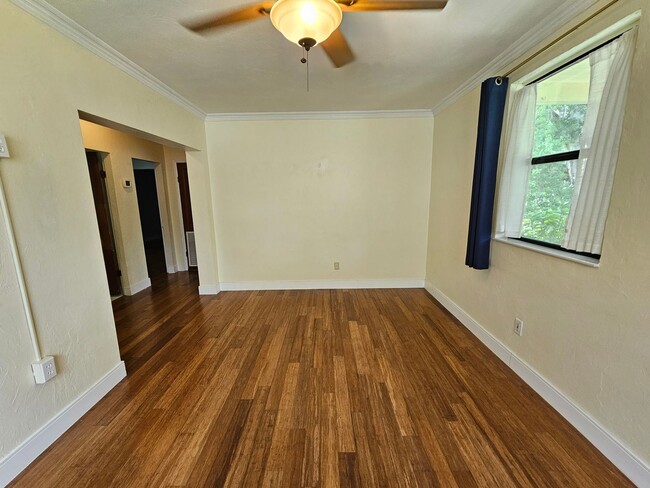 Building Photo - 2 Bedroom/2 Bath home near Duck Pond and Citizens Field