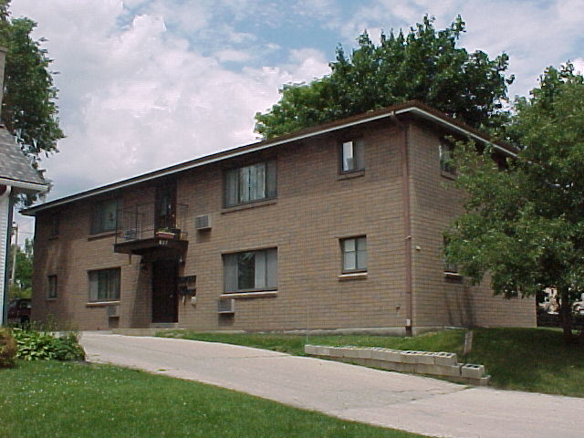 Primary Photo - 827 S 84th St