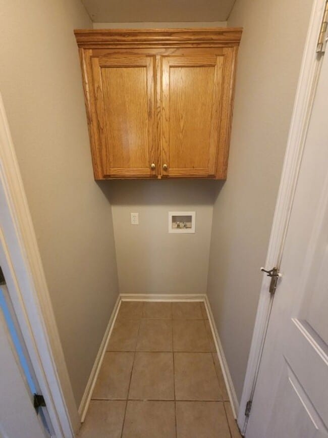 Building Photo - 701 Hidden Forest Dr
