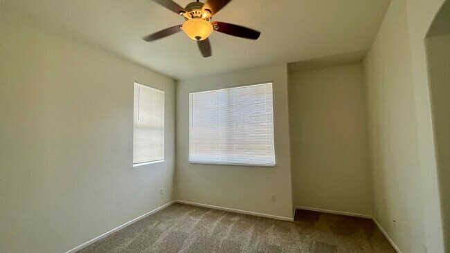 Building Photo - Impressive 2 Bdrm 2.5 Ba townhouse for ren...