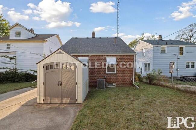 Building Photo - 3430 Anderson Pkwy