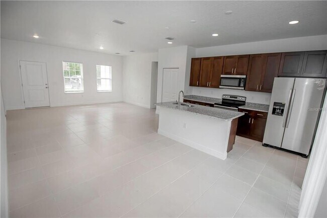 Building Photo - 2757 SW 154th Place Rd