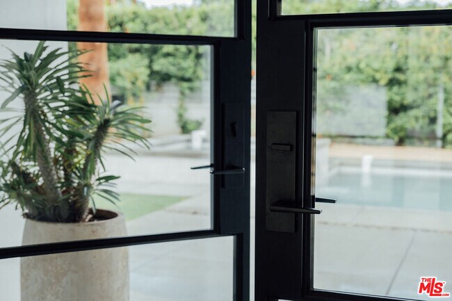 Building Photo - 1560 S Calle Palo Fierro