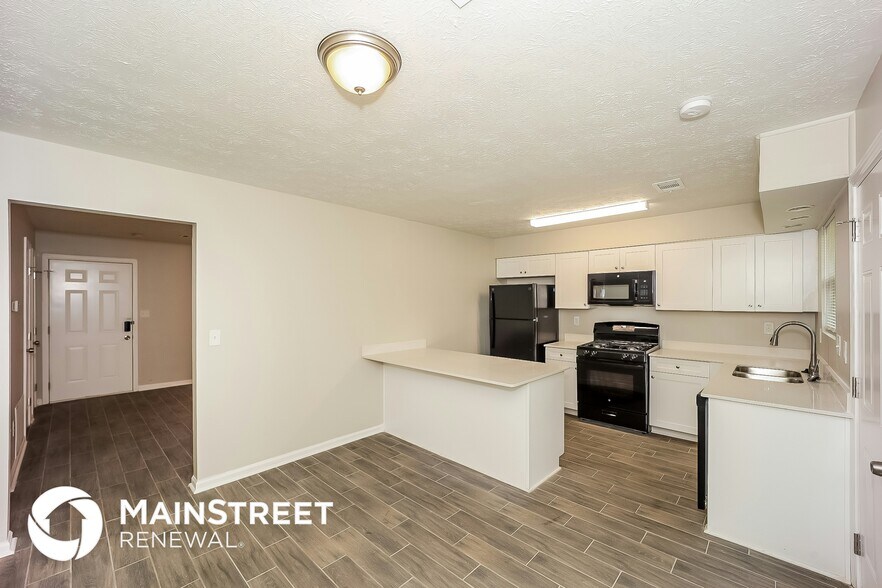 Building Photo - 2014 Radford Ct