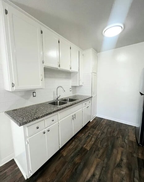 Building Photo - 17001 Vanowen St, Van Nuys, CA 91406
