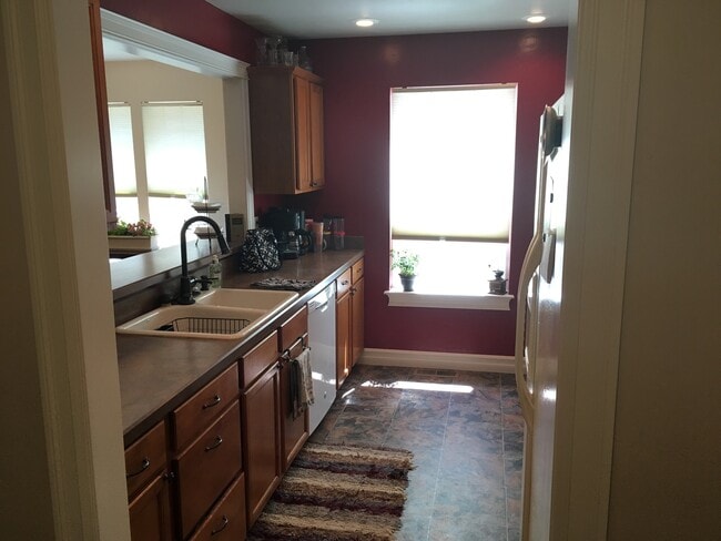 Building Photo - Cozy 3 bed 2 bath + bonus room in The Arbors