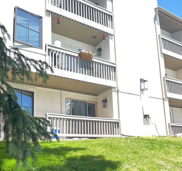 Building Photo - 1040 Vail View Dr