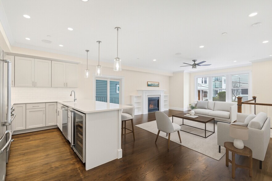 Primary Photo - 77 Dix St