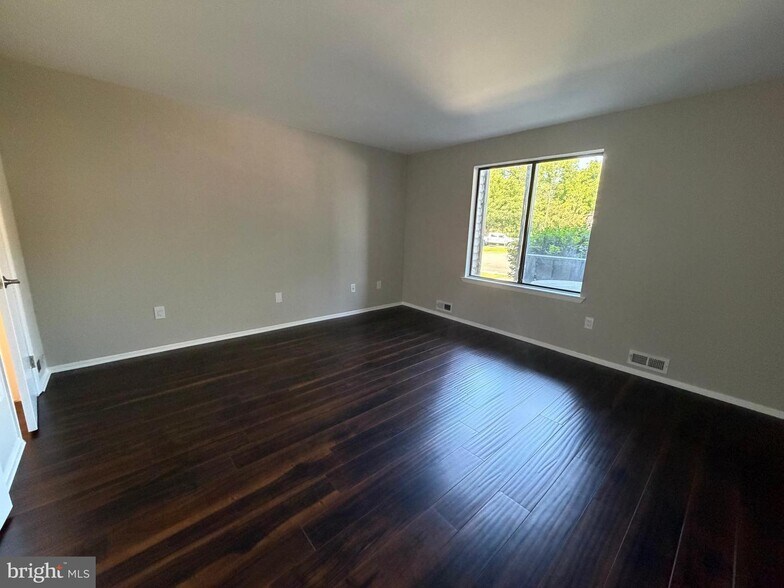 Building Photo - 4306A Aberdeen Dr