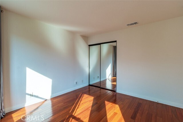 Building Photo - 514 N Isabel St