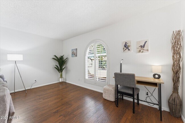 Building Photo - 516 N Hobson Plaza