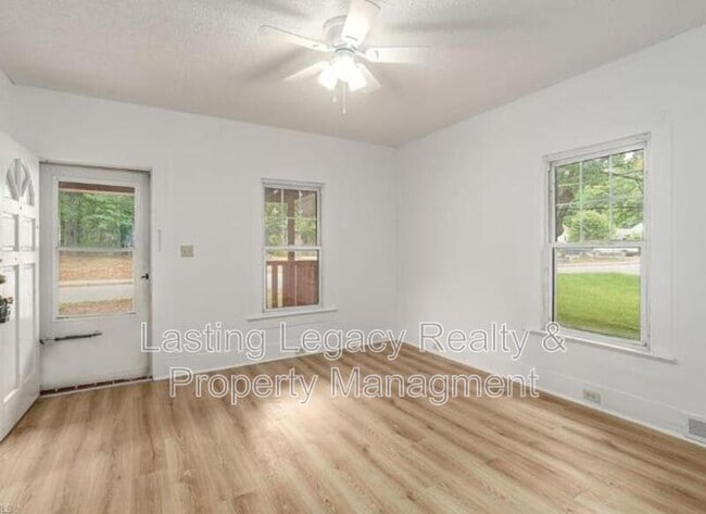 Building Photo - 1006 Junia Ave